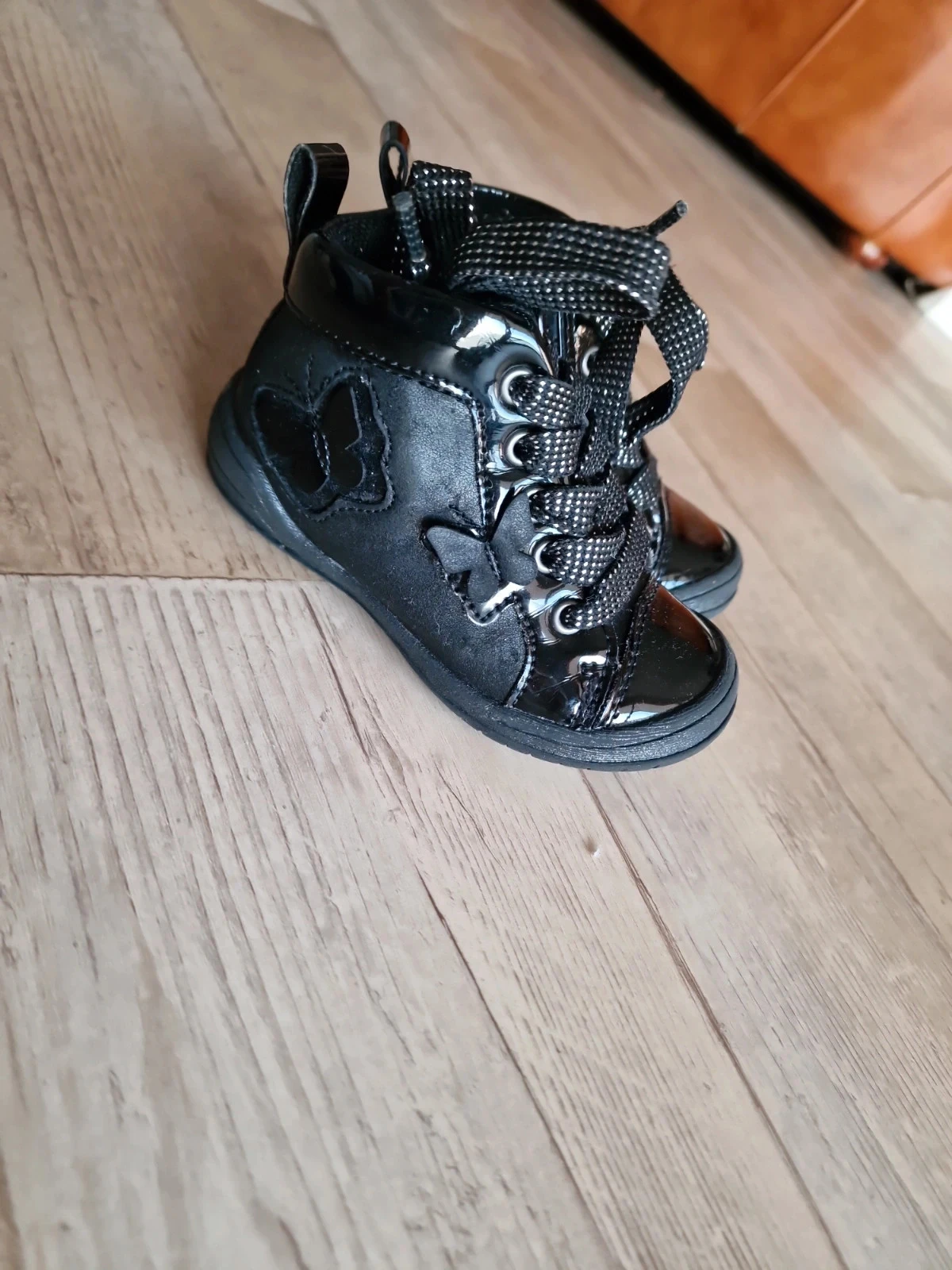 Petites chaussures vernies papillons – photo 4